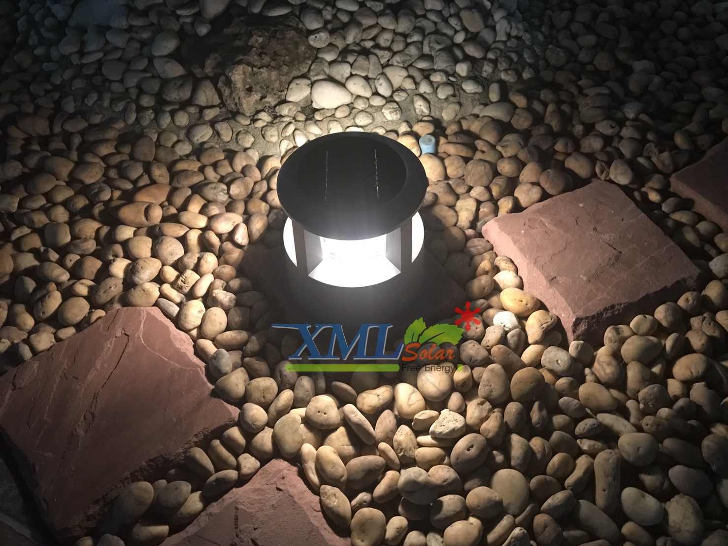 โคมไฟสนามโซล่าเซลล์ ทรง Modern (24 cm.)