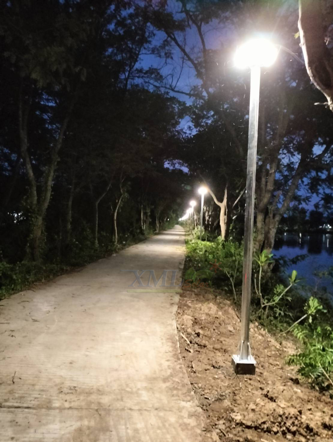 โคมไฟ UFO ทรงสี่เหลี่ยม รุ่น Modi x XML + ระบบ Motion รุ่น 300w (เปิดได้ 3 แสง)