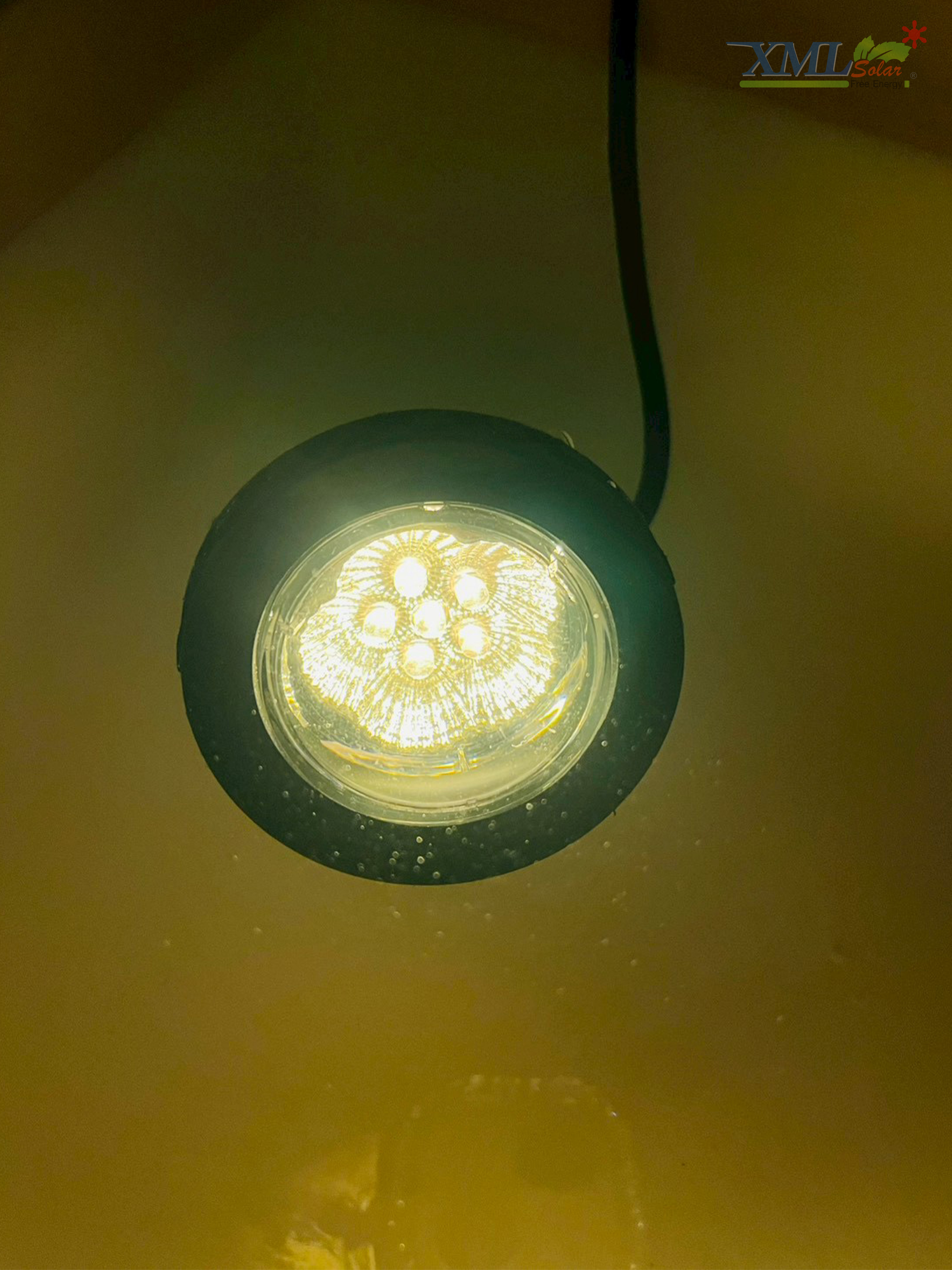ไฟโซล่าเซลล์ส่องใต้น้ำ 6 LED รุ่น 1 หัว XML-F07