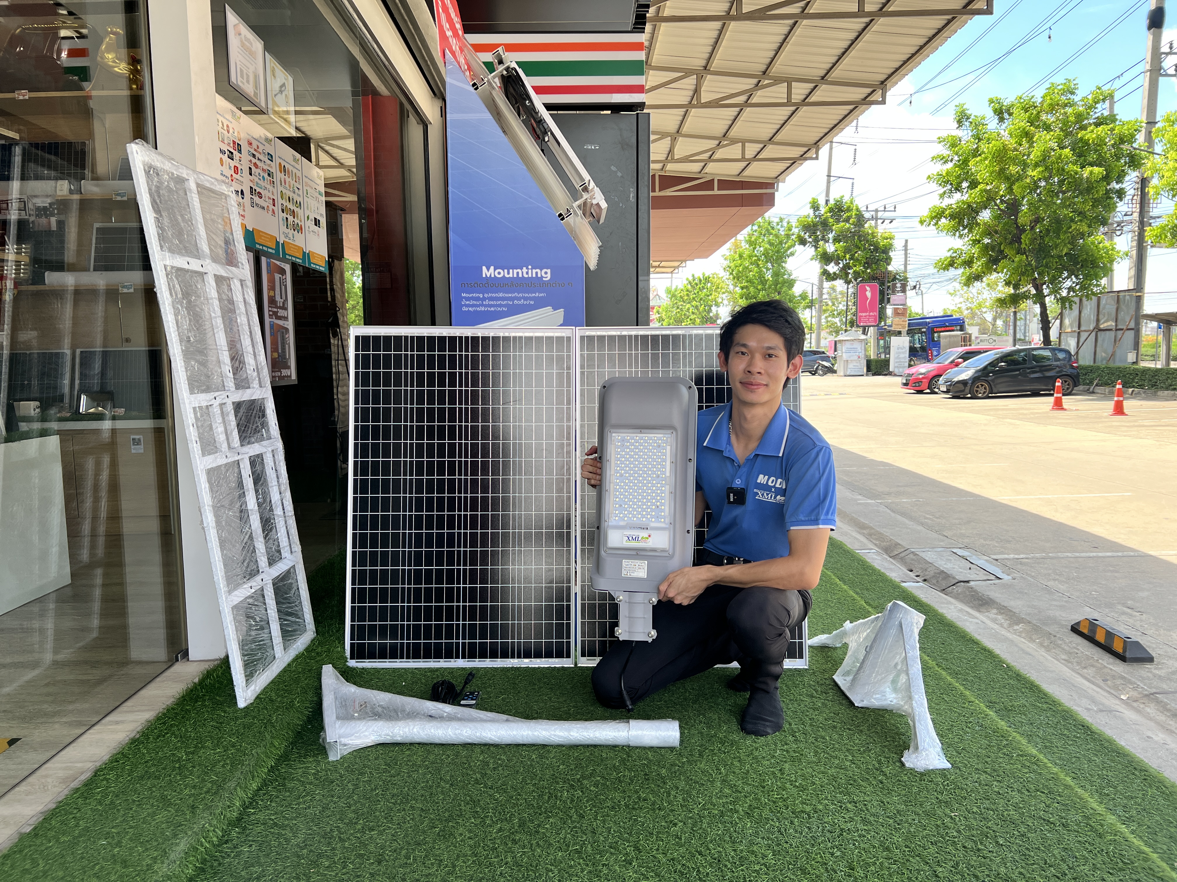 โคมไฟถนนโซล่าเซลล์ Series Y แผงเเยกโคมได้ (12800 Lumens + แผง 200 W) (แสง : ขาว)