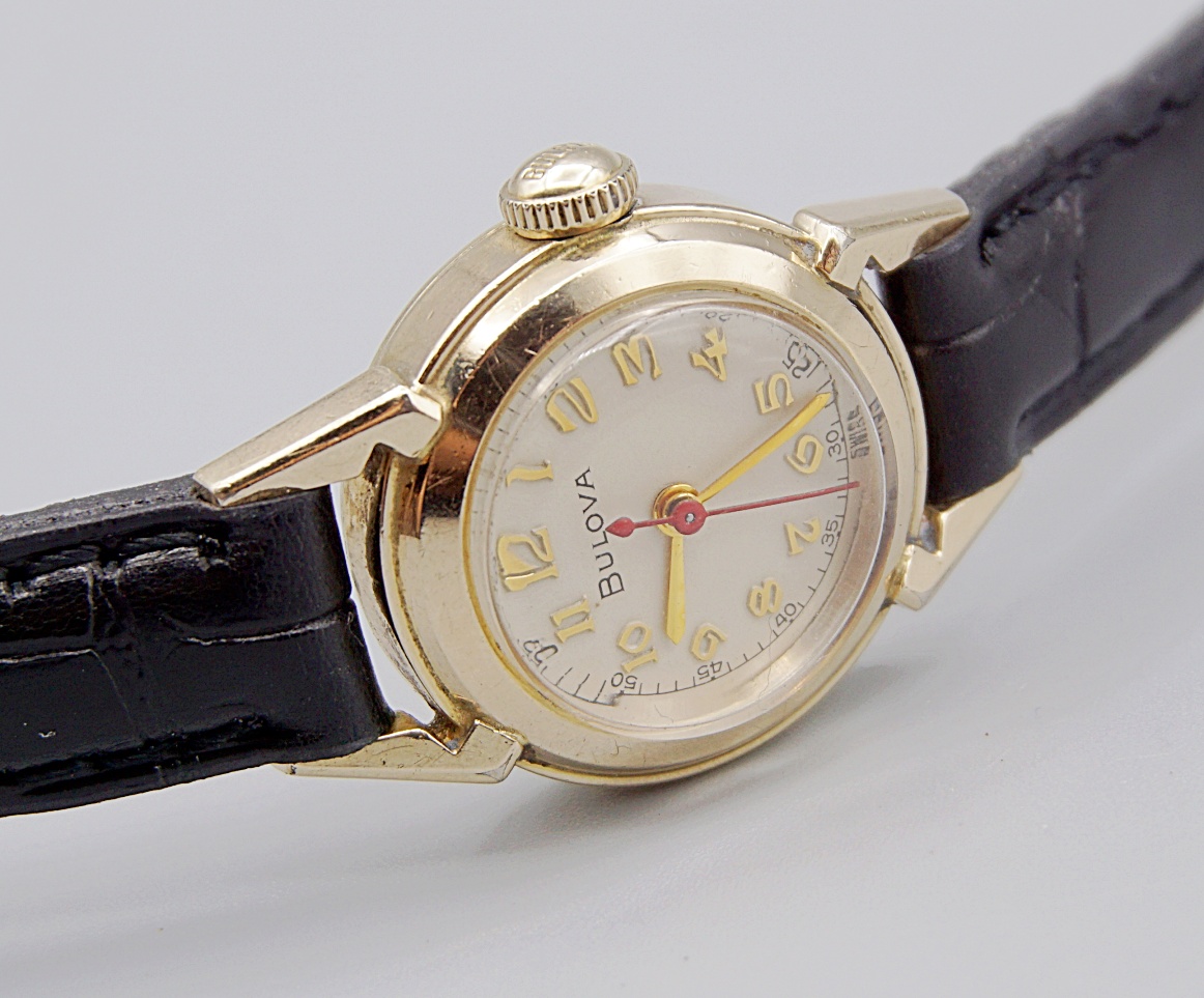 นาฬิกาเก่า BULOVA ไขลาน (นาฬิกาสุภาพสตรี)