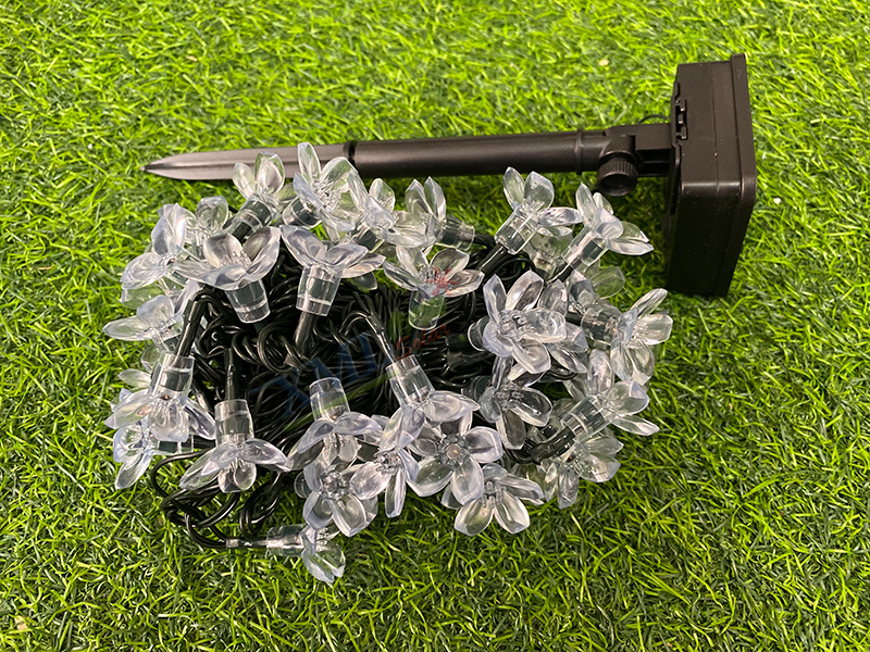 ไฟกระพริบโซล่าเซลล์ รูป ดอกไม้ 50 ดอก (เเสง : ผสม 4 สี)