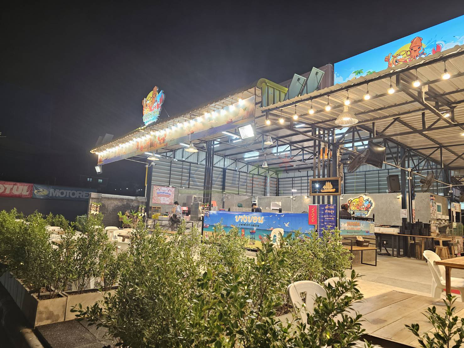 ไฟสปอตไลท์โซล่าเซลล์ 500 Watt กล่องสีน้ำตาล (เปิดได้ 3 แสง)