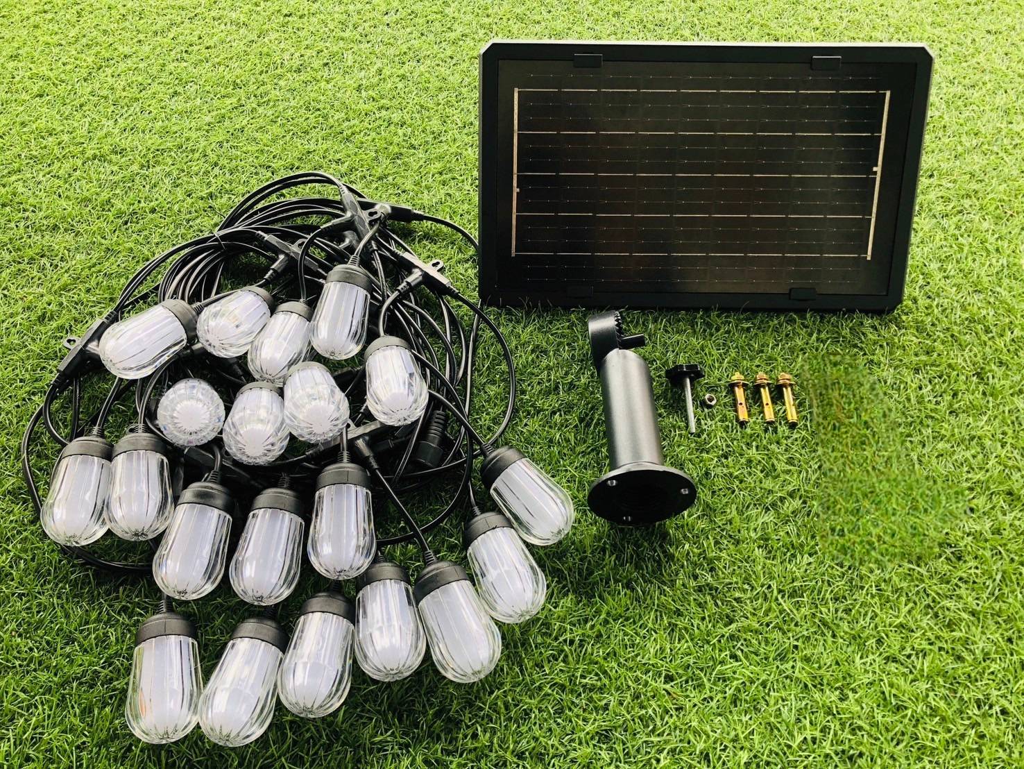 ไฟกระพริบโซล่าเซลล์ 10/20 หลอด รุ่น MD-SLB88 (เเสง : เหลืองวอมไวท์)