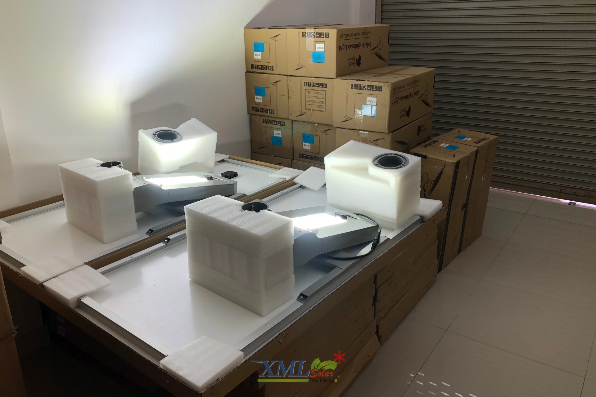 โคมไฟถนนอัจฉริยะ โซล่าเซลล์ 150 Watt Monocrystalline (แสง ขาว)