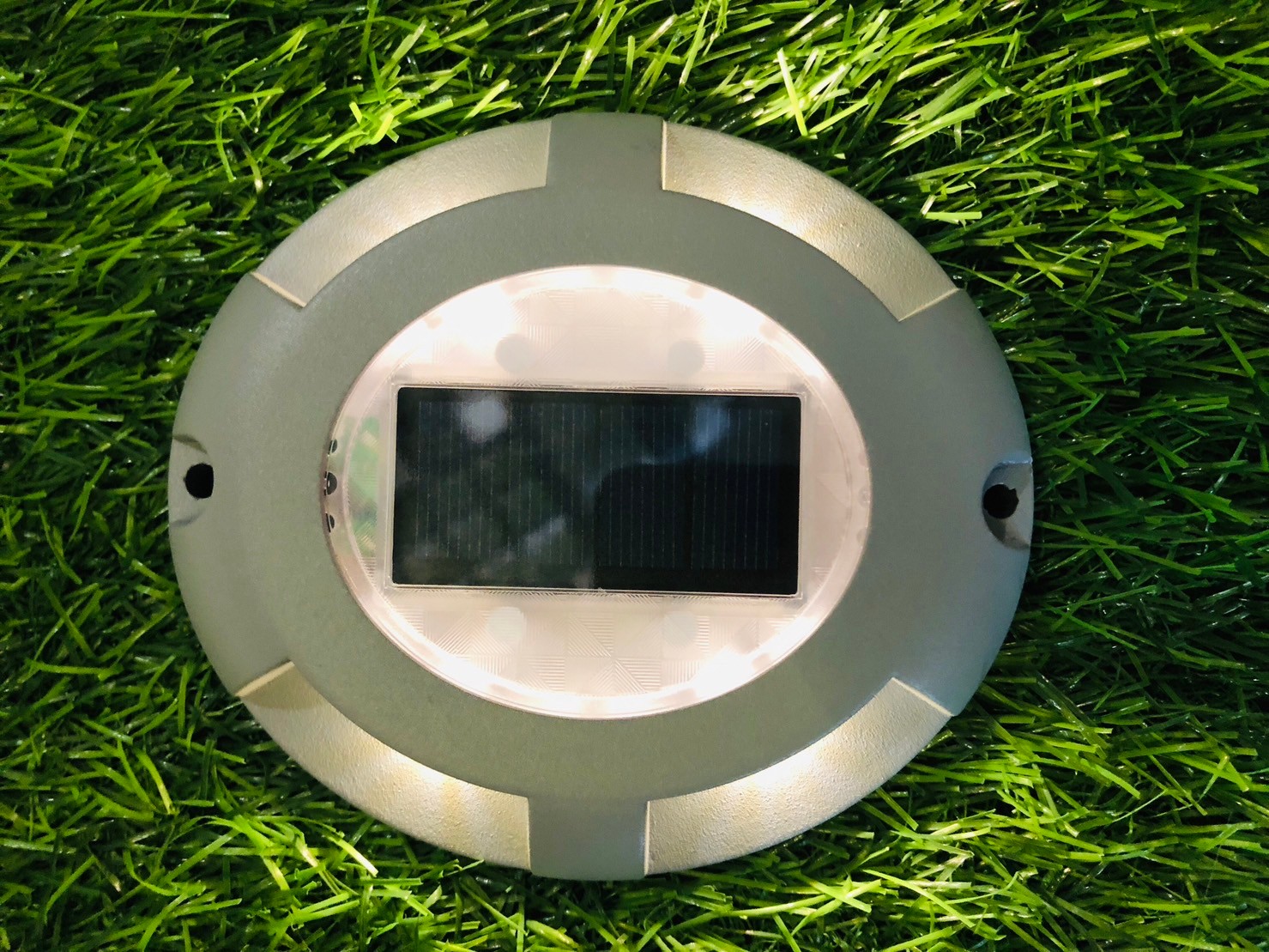 โคมไฟฝังพื้นโซล่าเซลล์ 4 LED (เปิดได้ 2 แสง)