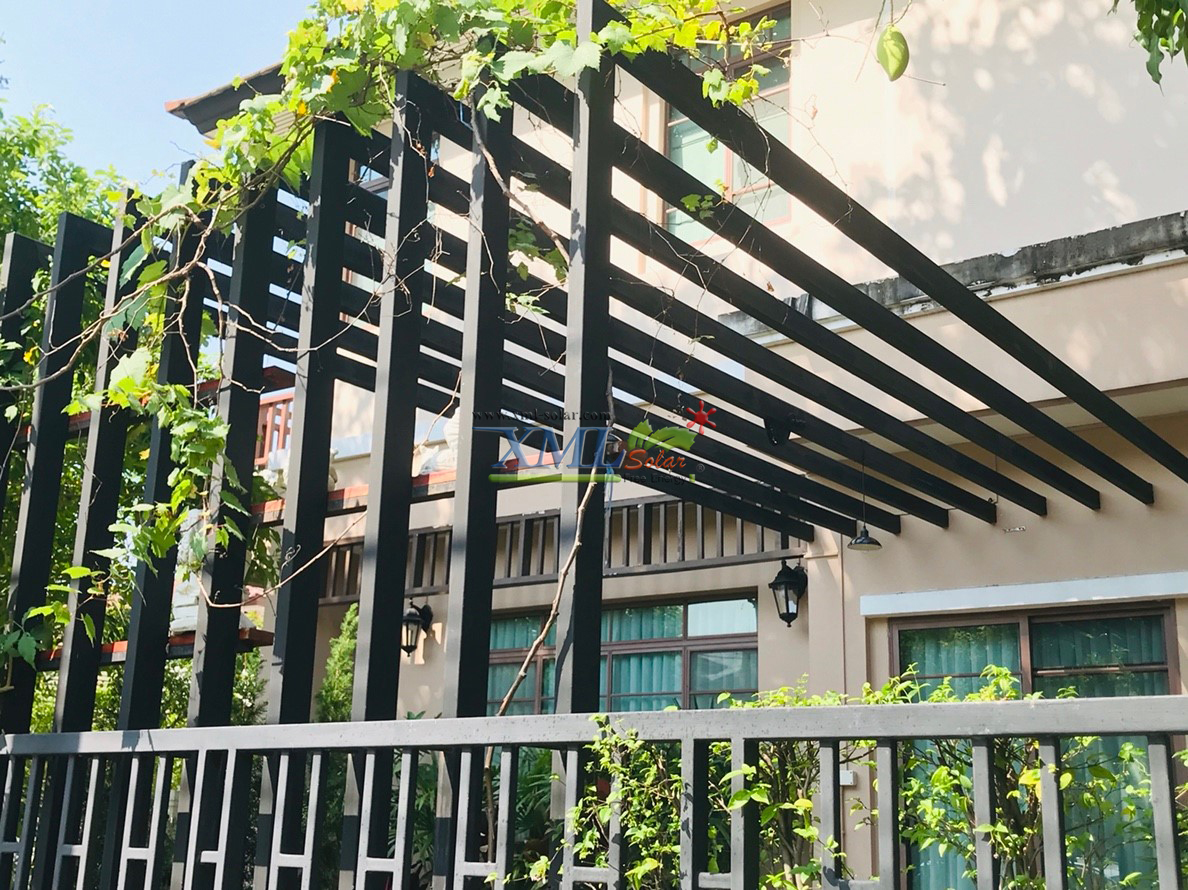 โคมไฟโซล่าเซลล์ ติดเพดาน รุ่นโคมวินเทจ สีดำ (แสง เหลืองวอมไวท์)