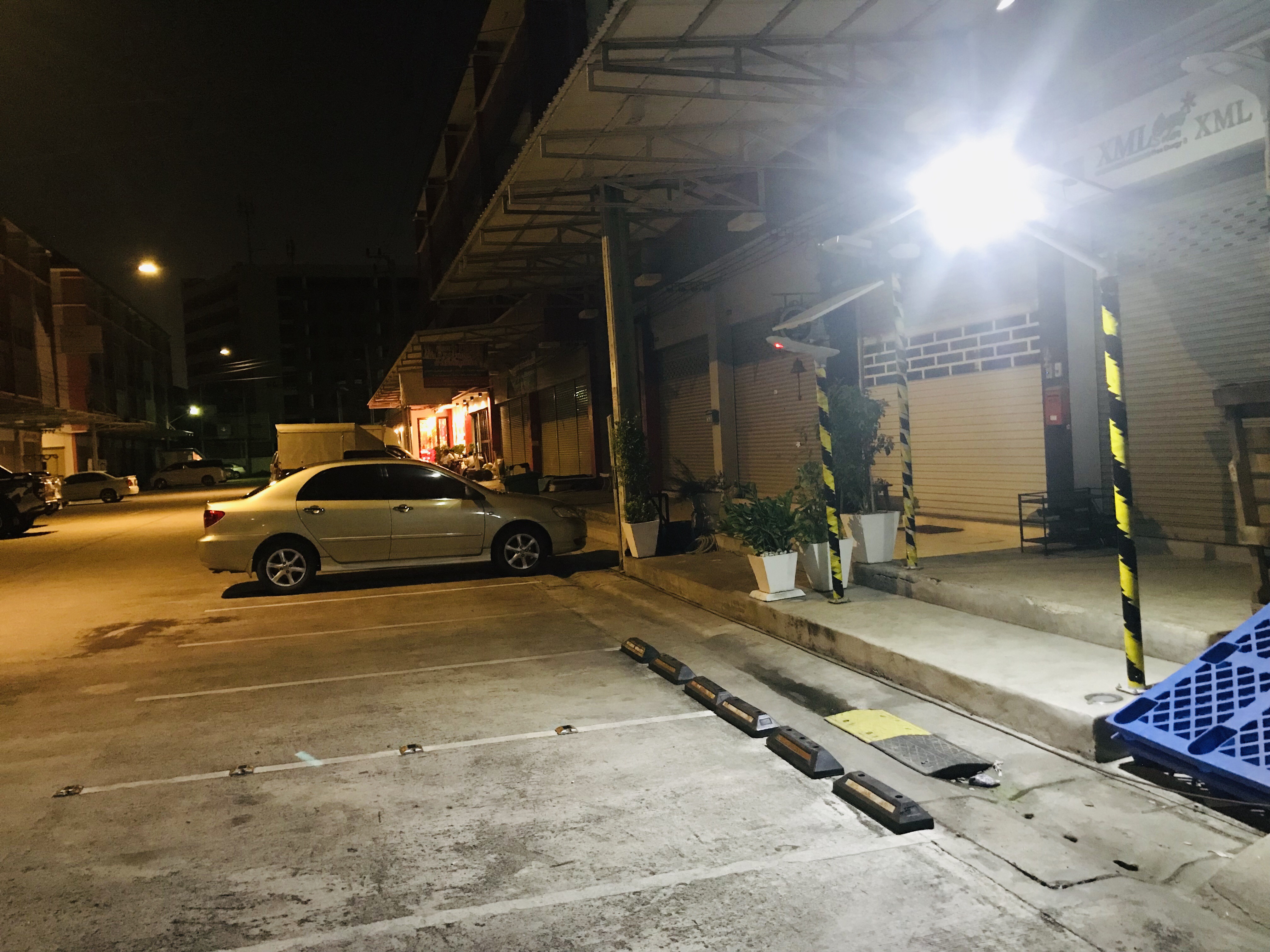 โคมไฟถนนโซล่าเซลล์ รุ่น Modi x XML 400W PRO (5000lm)(แสง : ขาว)