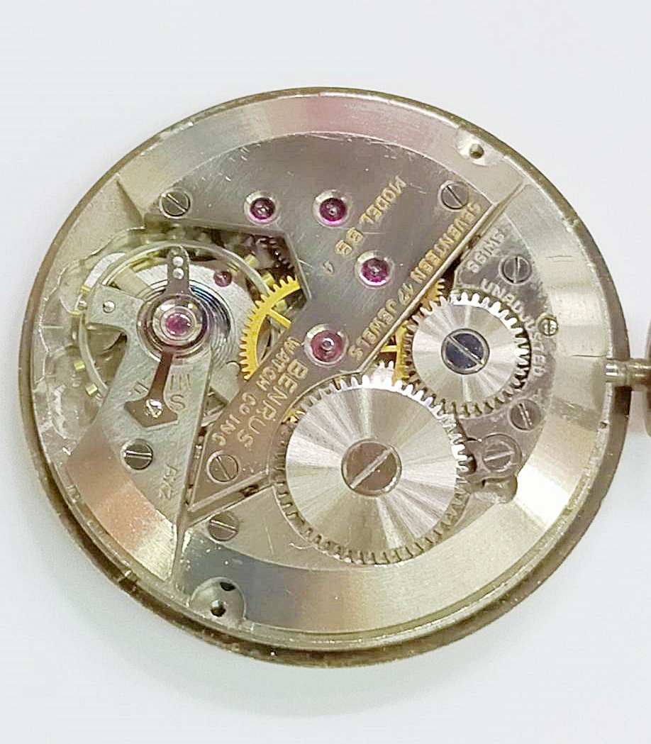 นาฬิกาเก่า BENRUS ไขลานสองเข็มครึ่ง พร้อมกล่อง