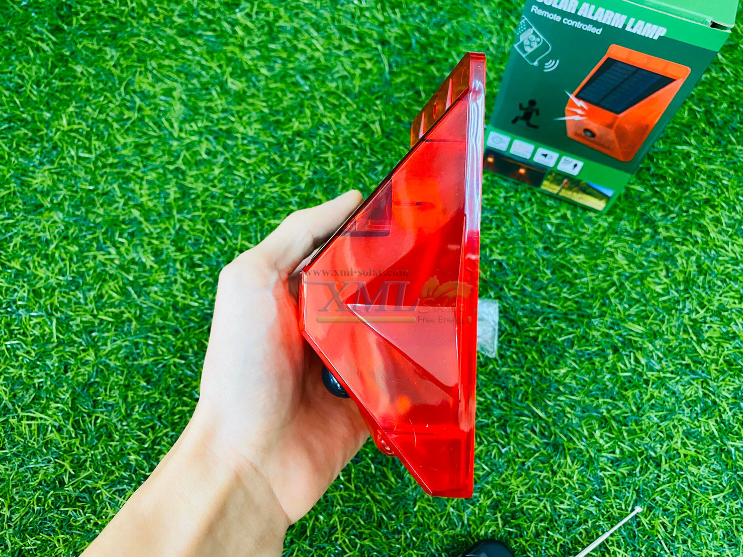 สัญญาณกันขโมย (Alarm) โซล่าเซลล์ (สีแดง) + Remote