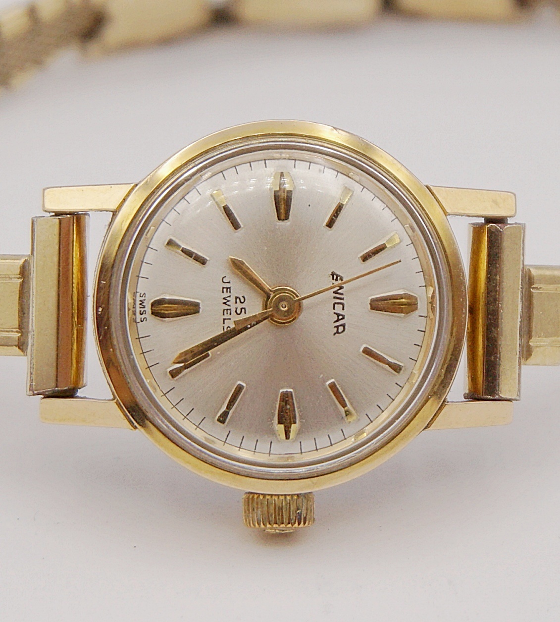 นาฬิกาเก่า ENICAR ไขลาน (สุภาพสตรี)