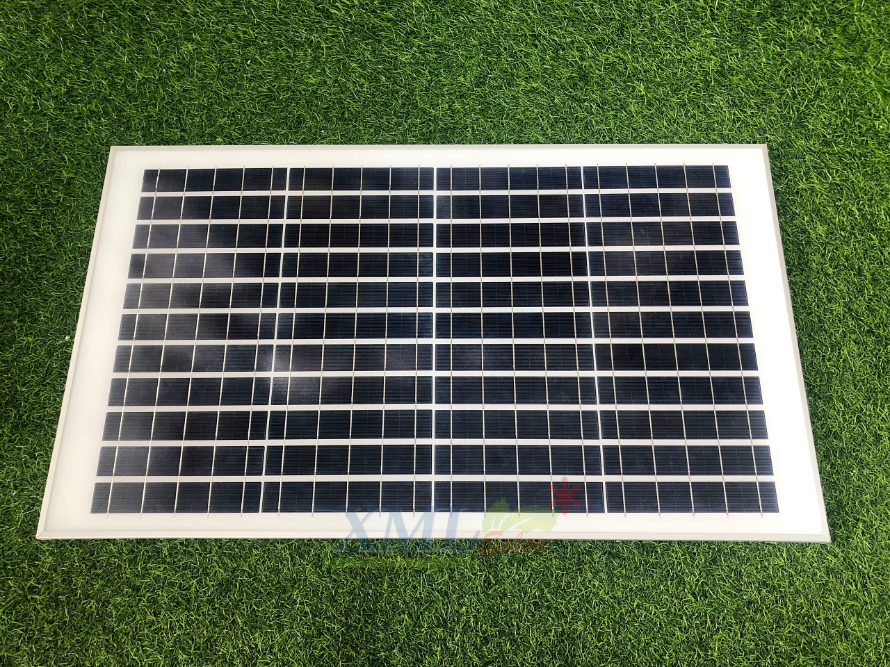 สปอร์ตไลท์โซล่าเซลล์ 300 W. รุ่นใหม่ JD8300L (แสง : เหลืองวอมไวท์) สำเนา