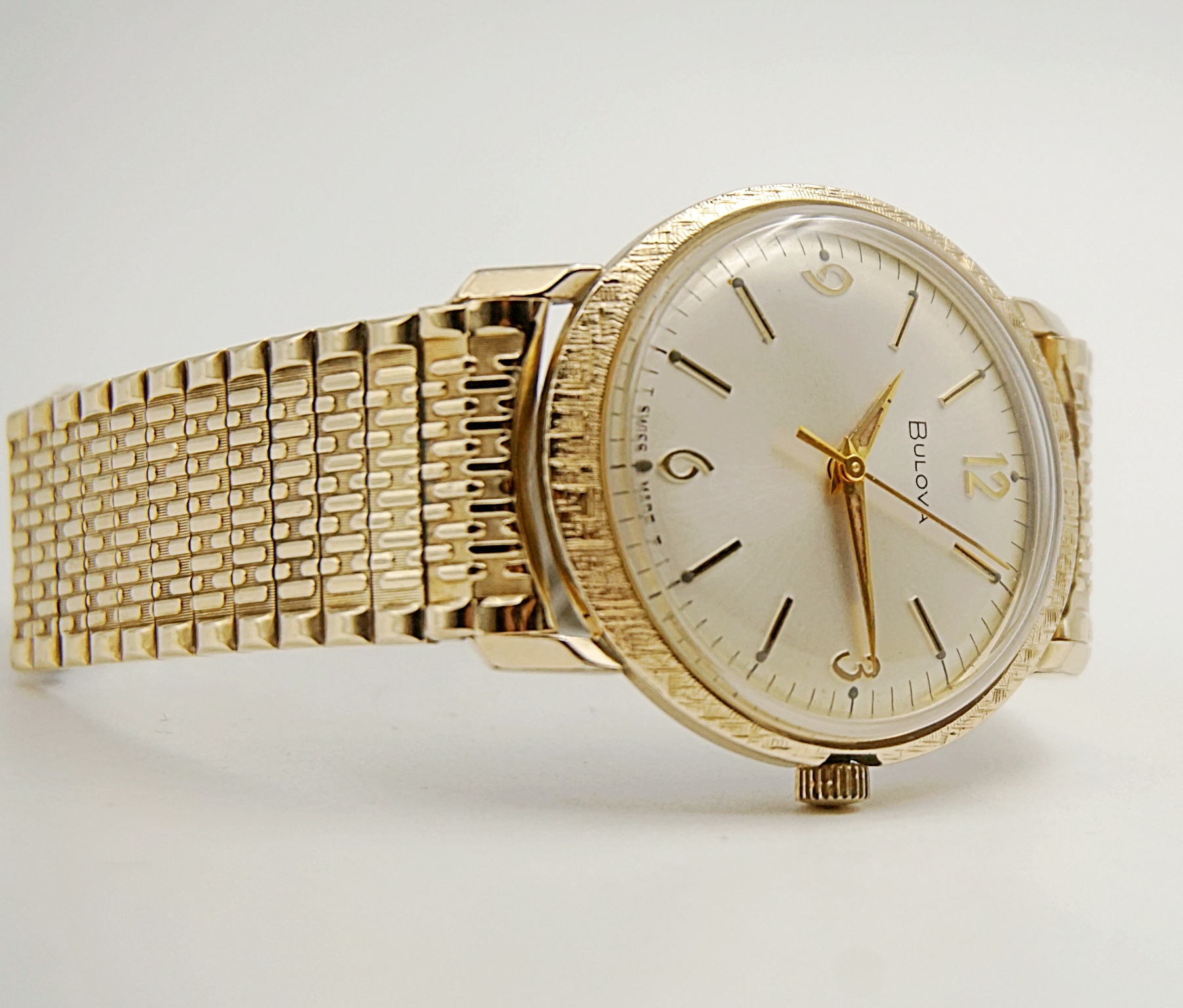 นาฬิกาเก่า BULOVA ไขลาน