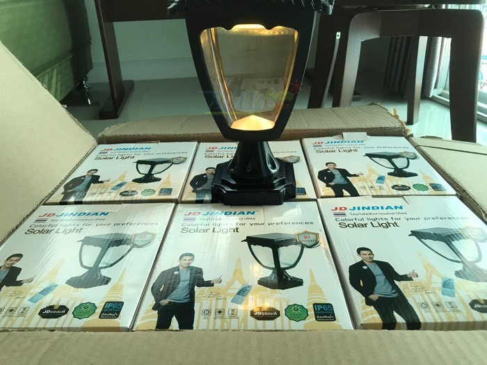 โคมไฟหัวเสาโซล่าเซลล์ JD-X90 (เปิดได้ 3 แสง)(1 แถม 1)