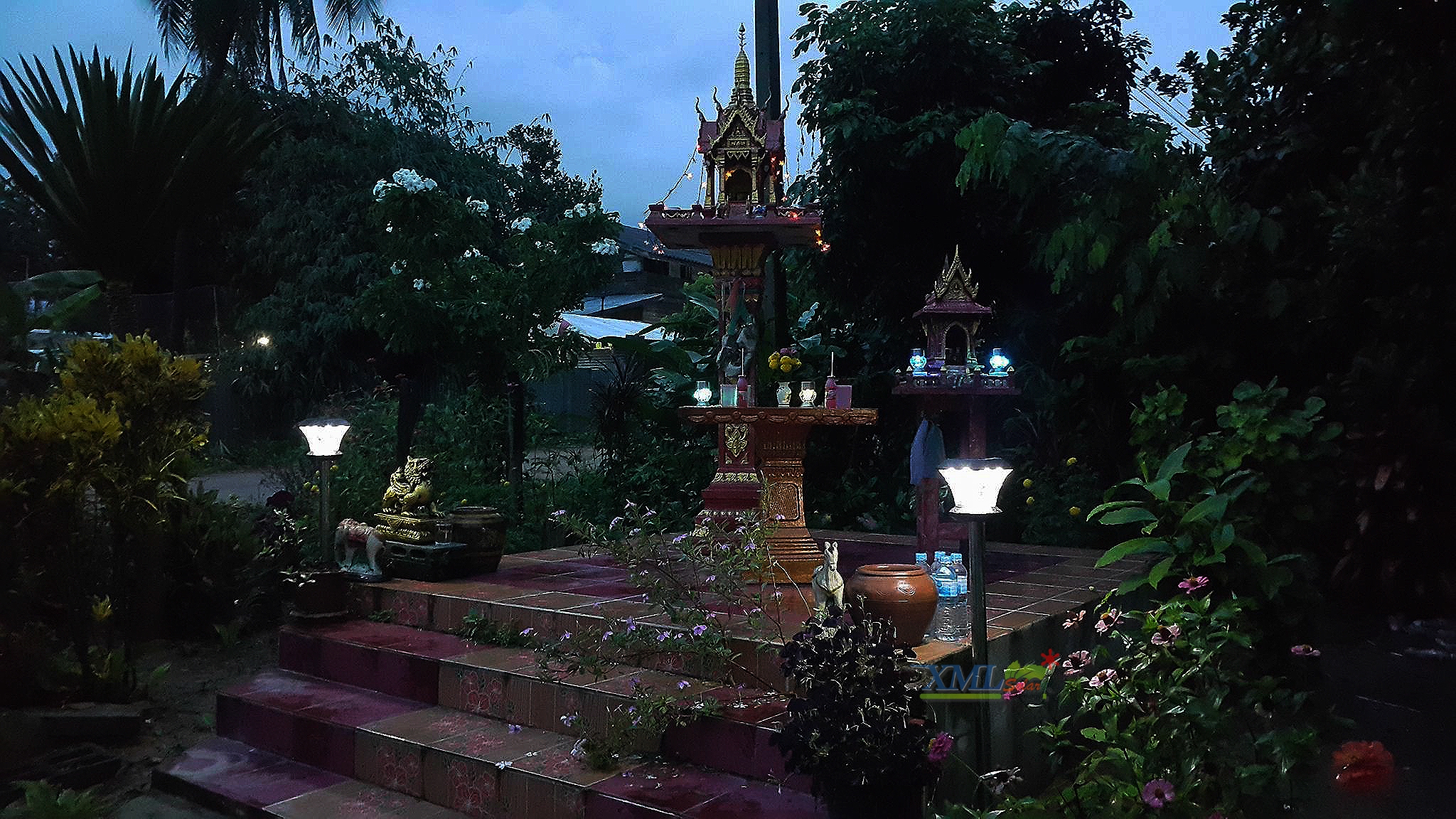 ไฟปักสนามโซล่าเซลล์ 8 Super SMD LED (แบบกลม) สูง 80 ซม. (เเสง : ขาว)