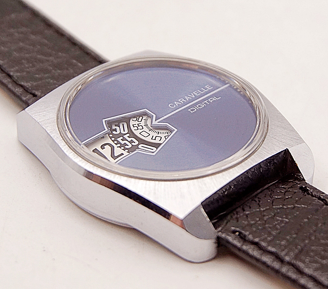 นาฬิกาเก่า CARAVELLE ไขลาน (Jump Hour)