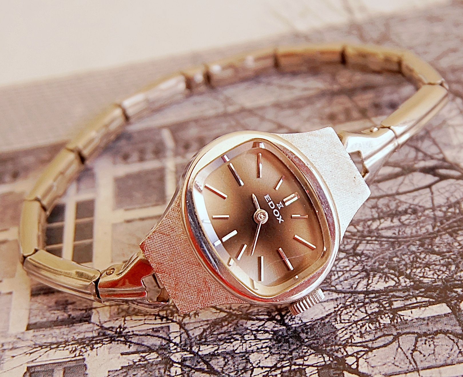 นาฬิกาเก่า EDOX ไขลาน (นาฬิกาผู้หญิง)