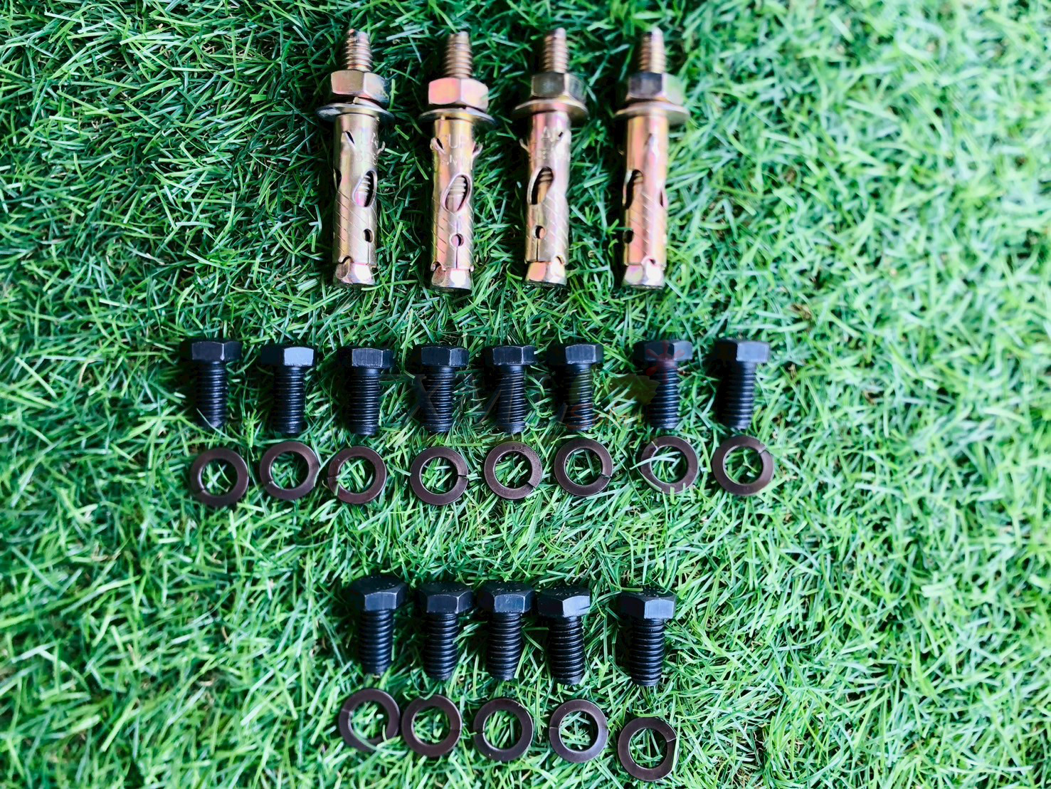 เสาไฟสนาม สีดำ สูง 6 เมตร (ปลาย 3 นิ้ว)