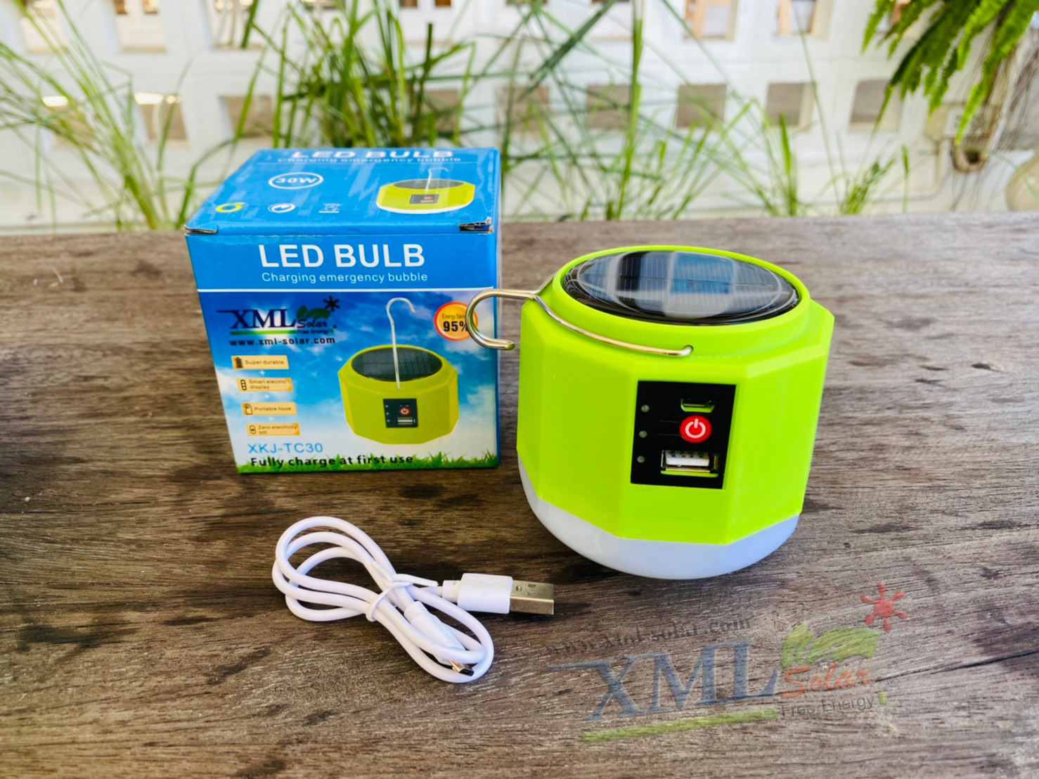 โคมไฟโซล่าเซลล์อเนกประสงค์ สีเขียว รุ่น 30w (แสงขาว)