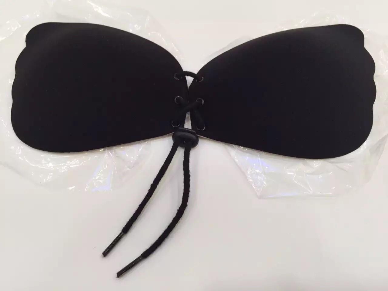 บราไร้สายทรงปีกนางฟ้า เชือกดึง ช่วยดันหน้าอกชิด มีคัพ A B C มี 2 สี ดำ เนื้อ ราคาส่ง 3 ชิ้น คละแบบได้ ราคาคู่ละ 290 บาท