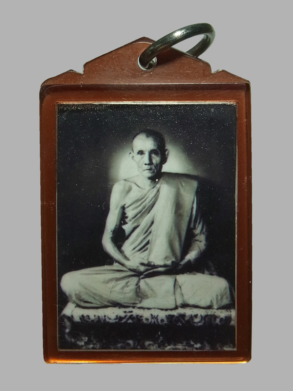 รูปถ่ายนั่งพรหม หลวงพ่อกวย วัดโฆสิตาราม ปี2555