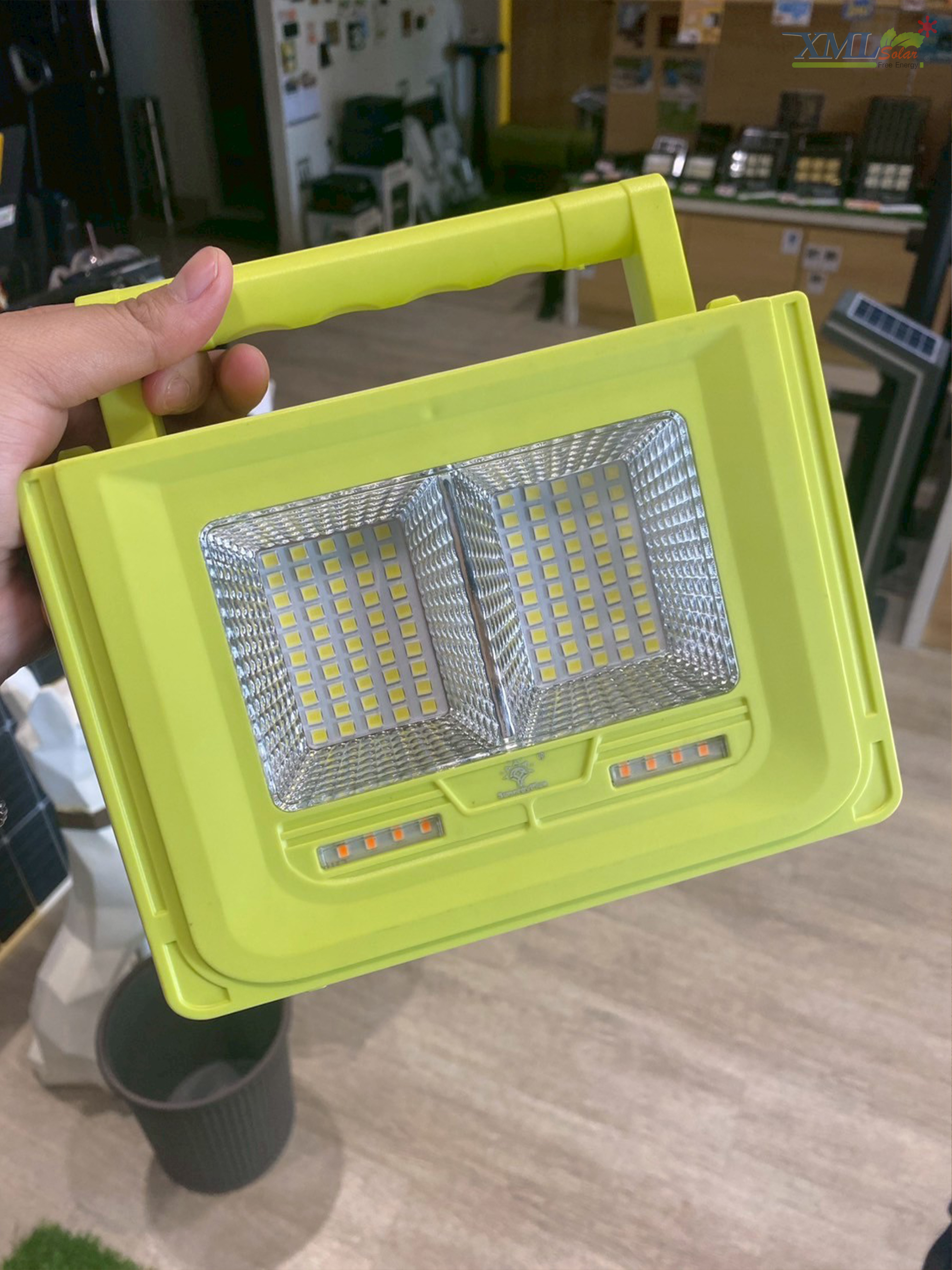 ไฟฉายอเนกประสงค์โซล่าเซลล์ รุ่น LSXML-235