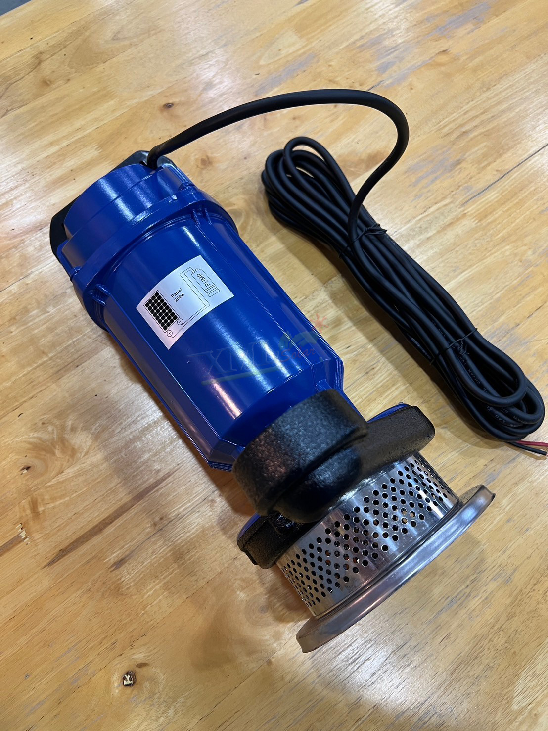 ปั๊มแช่อลูมิเนียม รุ่นสีน้ำเงิน 600W (ท่อ 2 นิ้ว) + เเผงโซล่าเซลล์ 450W (2 แผง)