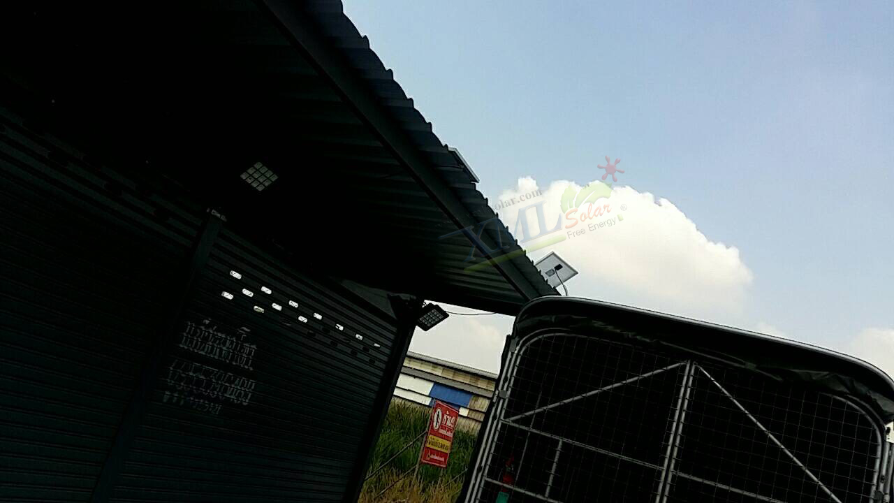 ไฟสปอตไลท์โซล่าเซลล์ 200 W. รุ่น Modi x XML ไซต์ใหญ่ (เเสง : ขาว)