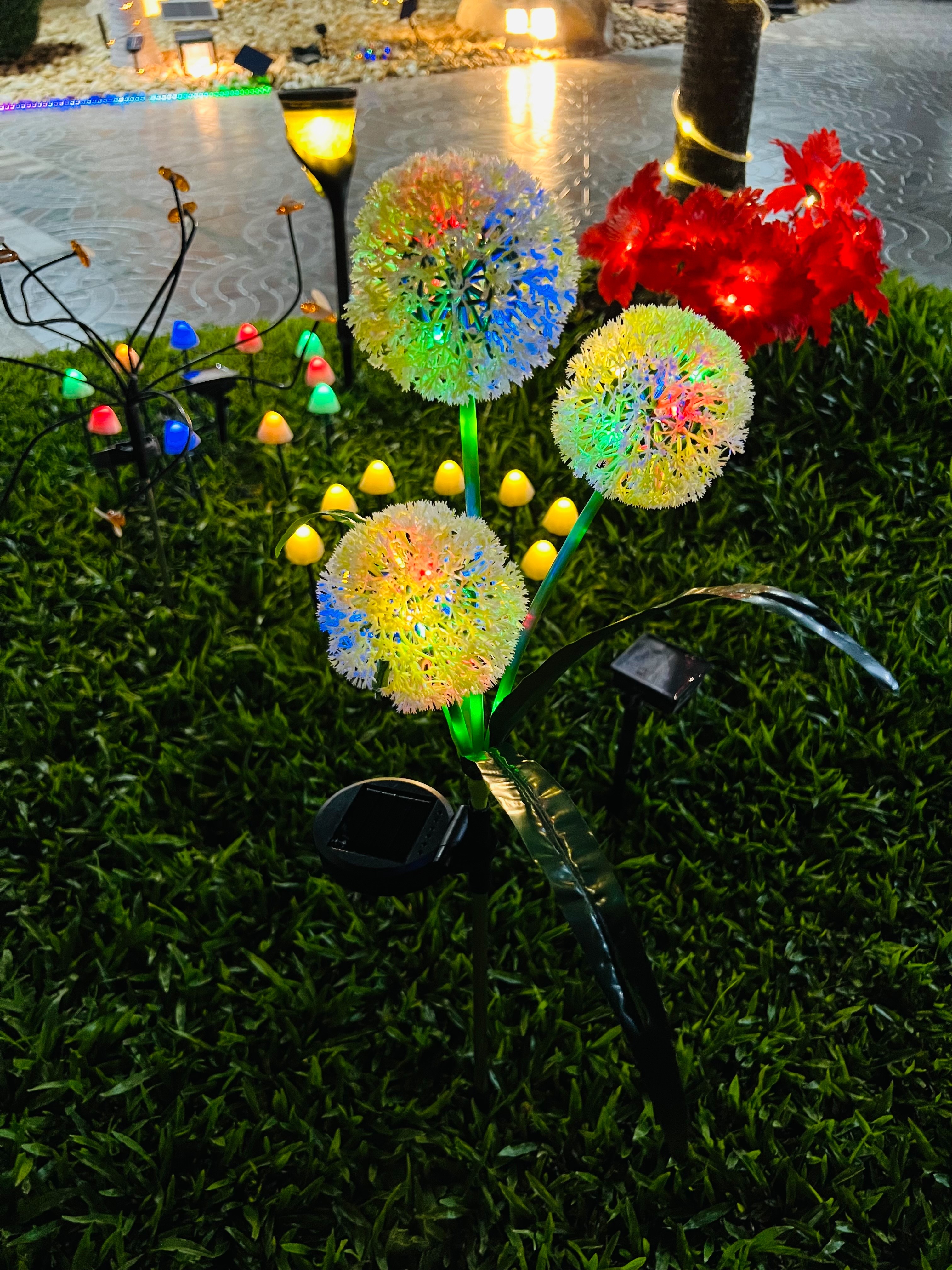 ไฟปักสนามโซล่าเซลล์ ทรงดอกไม้กลม สีขาว (แสง : หลากสี)(1 แถม 1)