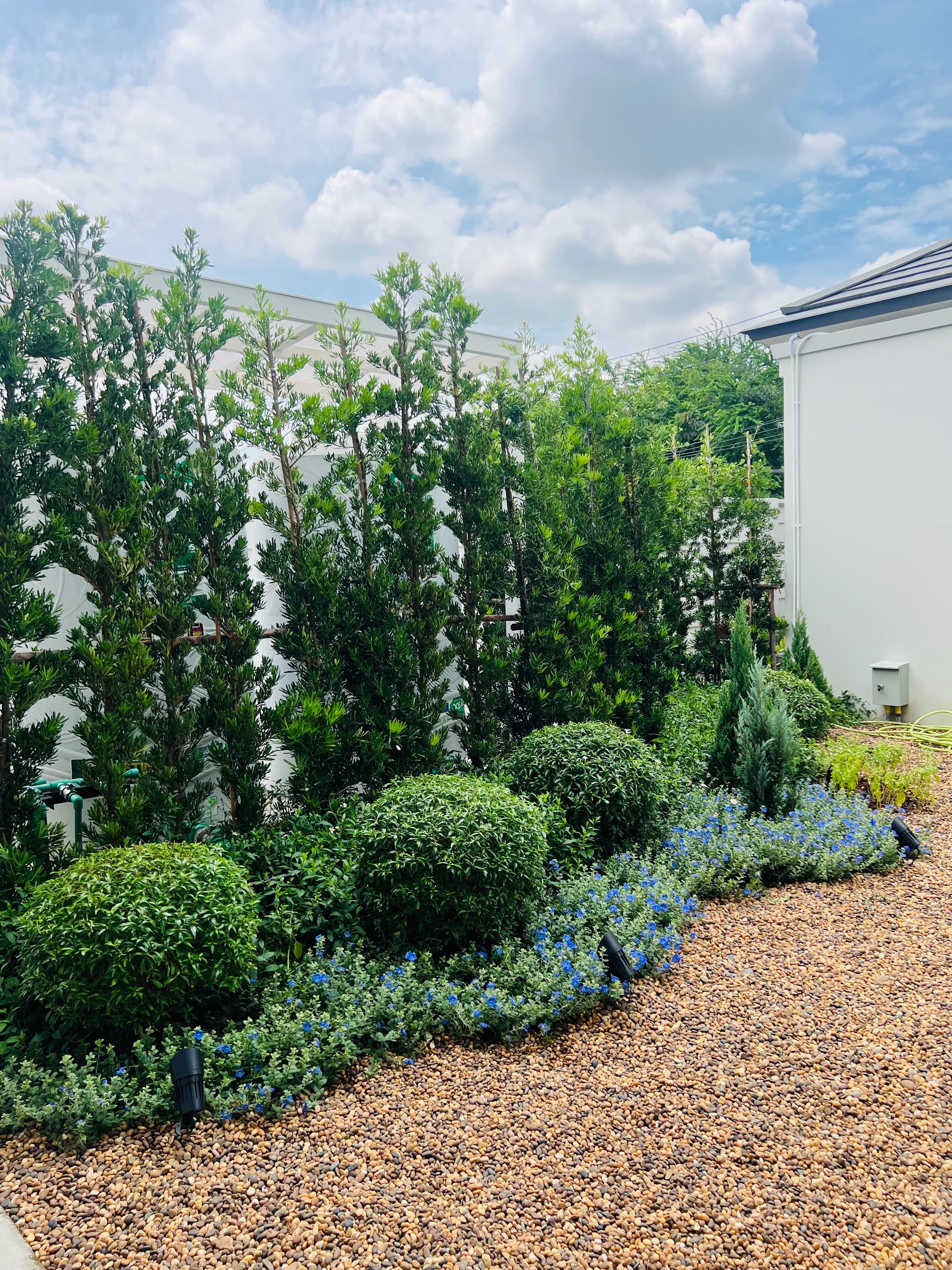 โคมไฟปักสนามโซล่าเซลล์ แพ็ค 4 ดวง รุ่น MD-SSL88 (แสง : เหลืองวอมไวท์)