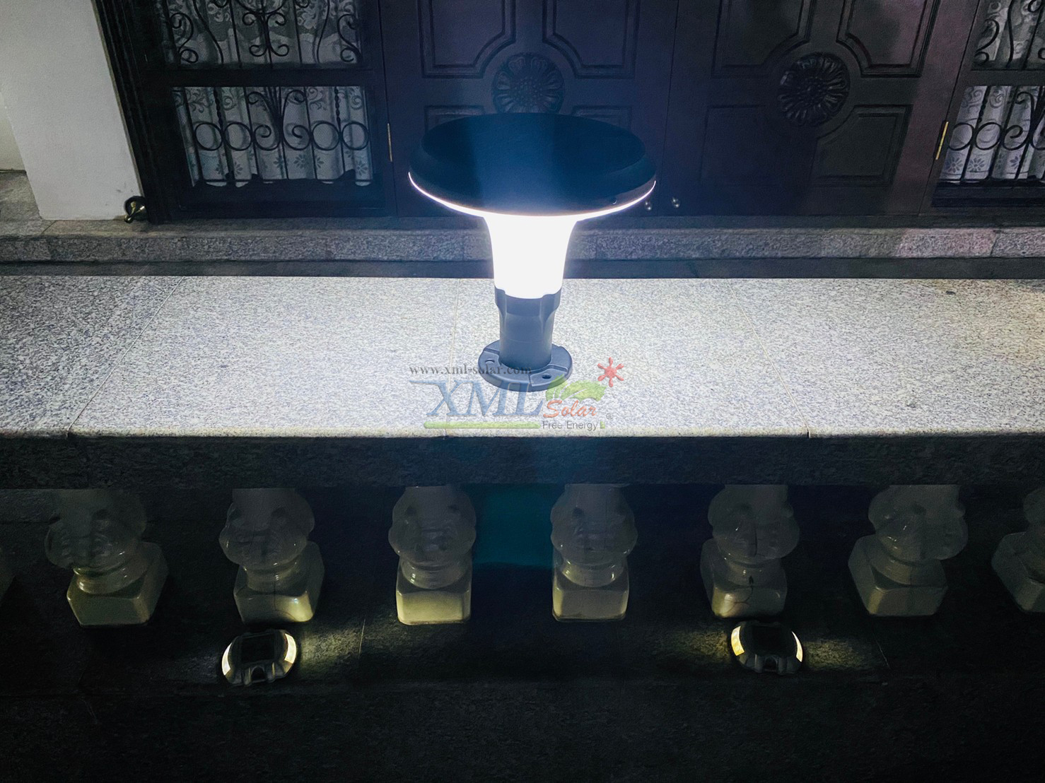 ไฟหัวเสาโซล่าเซลล์ ทรง Plaza 12 Super SMD LED (เเสง : ขาว)