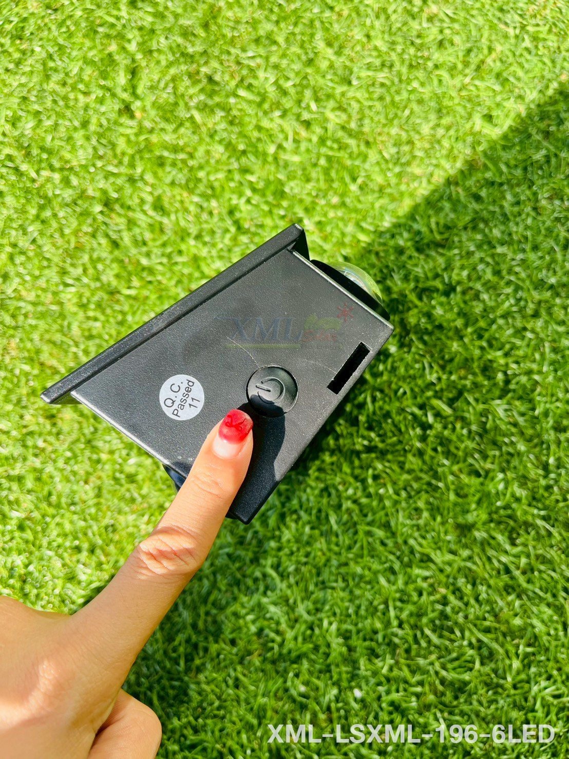 โคมไฟผนังโซล่าเซลล์ LED ส่องบน-ล่าง รุ่นใหม่!