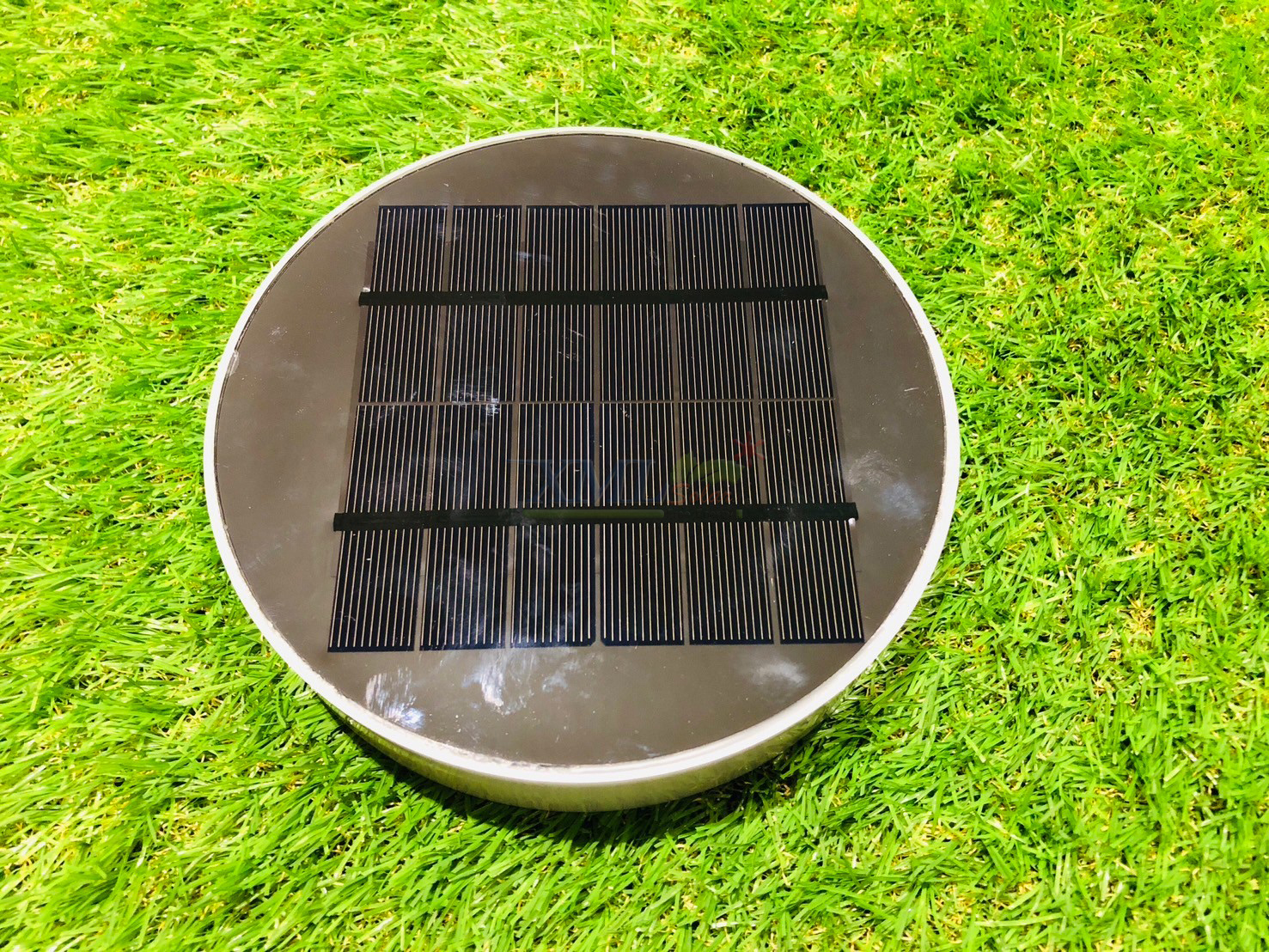 โคมไฟฝังพื้นโซล่าเซลล์ ทรงกลม รุ่น DPD-0544 (แสงขาว + เหลืองวอมไวท์)