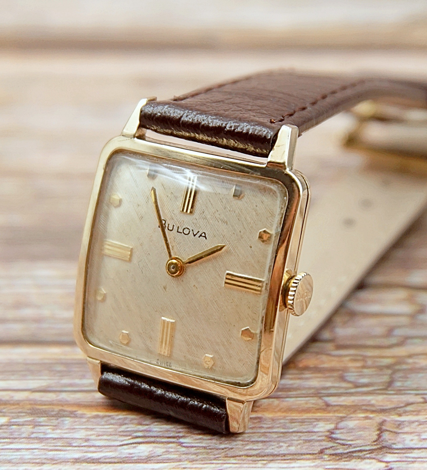 นาฬิกาเก่า BULOVA ไขลาน