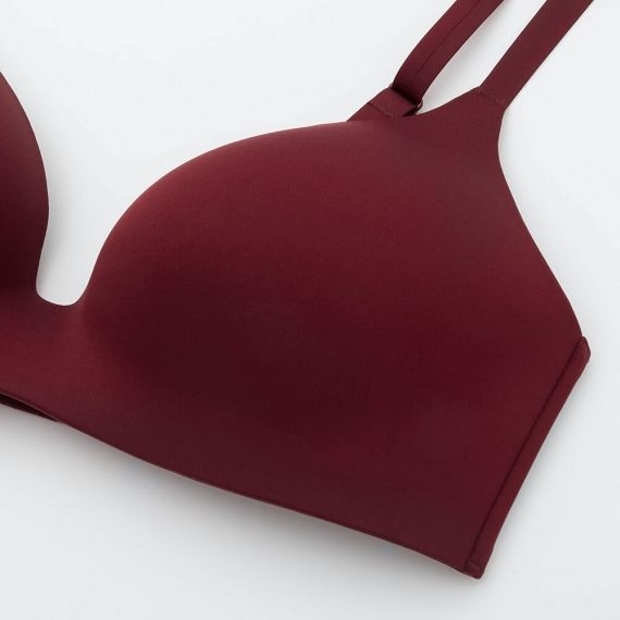 บราไร้โครง ไร้ขอบ โอบกระชับทรงสวยแนบอก ปรับสายได้ size 32,34,36,38 ราคาส่ง 3 ชิ้นคละแบบได้ ตัวละ 290 บาท