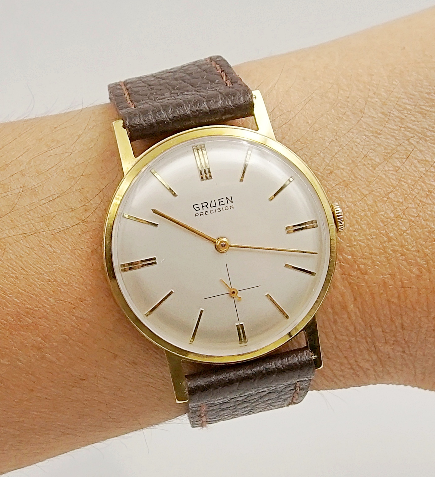 นาฬิกาเก่า GRUEN ไขลานสองเข็มครึ่ง