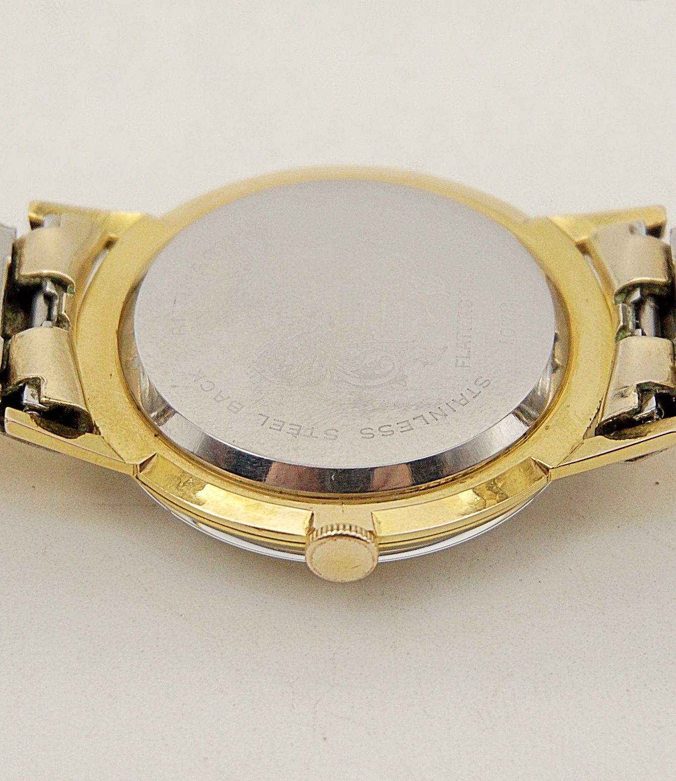 นาฬิกาเก่า ONSA ไขลานสองเข็มครึ่ง