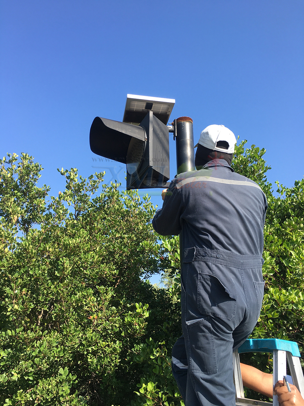 ไฟเตือนจราจร ทางแยก รุ่น 10 watt 170 led (แสง: สีเหลือง)