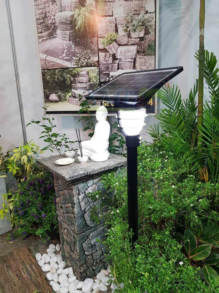 โคมไฟหัวเสาโซล่าเซลล์ รุ่น solar bee (550 lm.) (แสง: ขาว)
