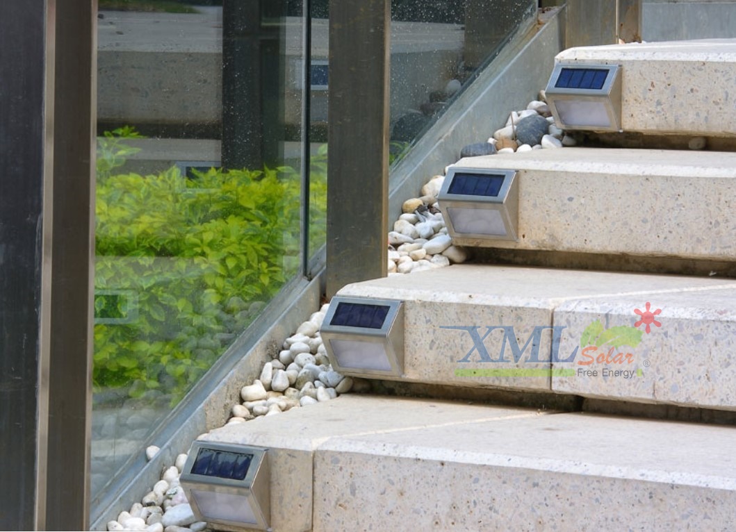 โคมไฟโซล่าเซลล์ติดผนัง 3 LED V.2 (แสง : ขาว)