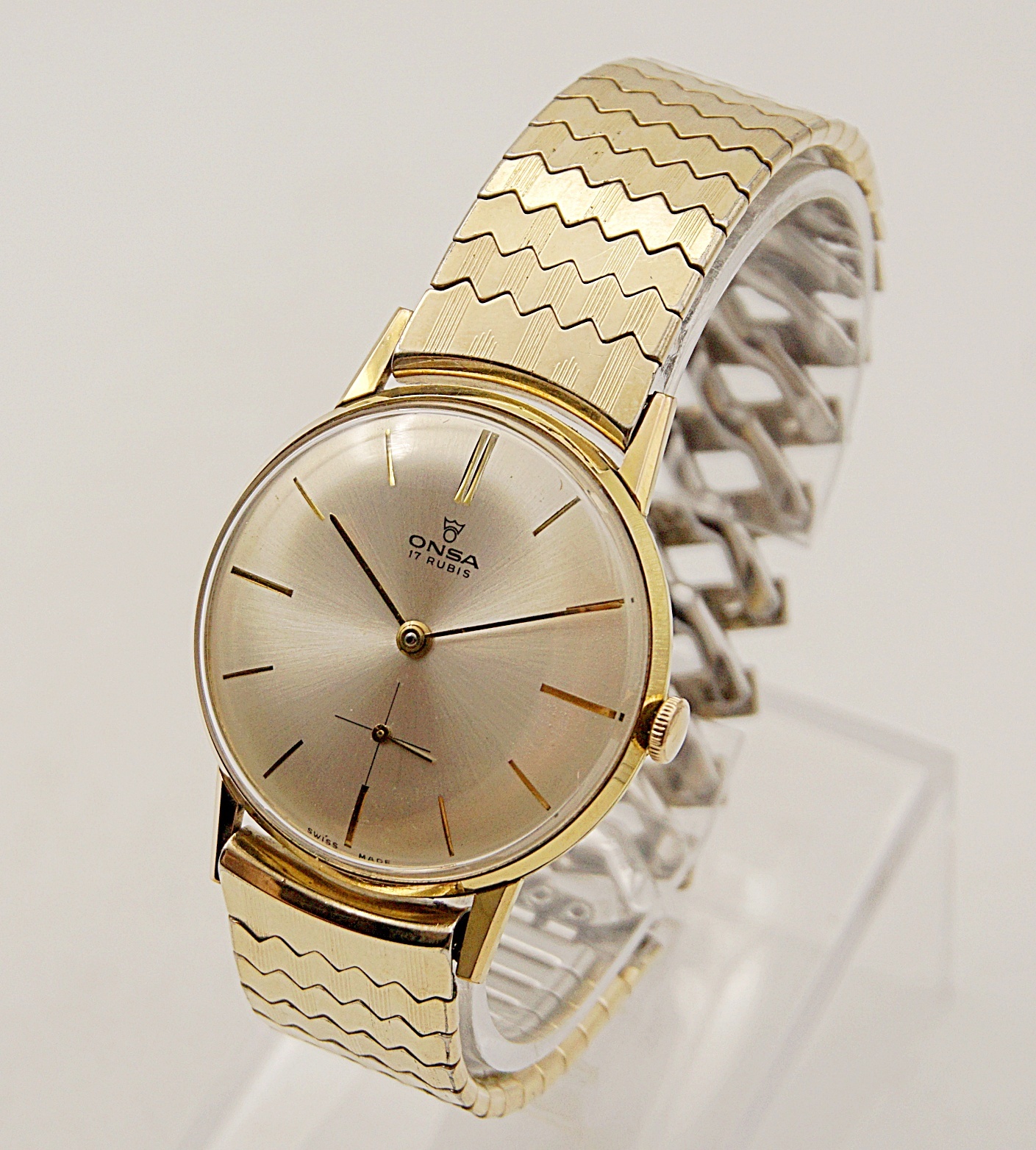 นาฬิกาเก่า ONSA ไขลานสองเข็มครึ่ง