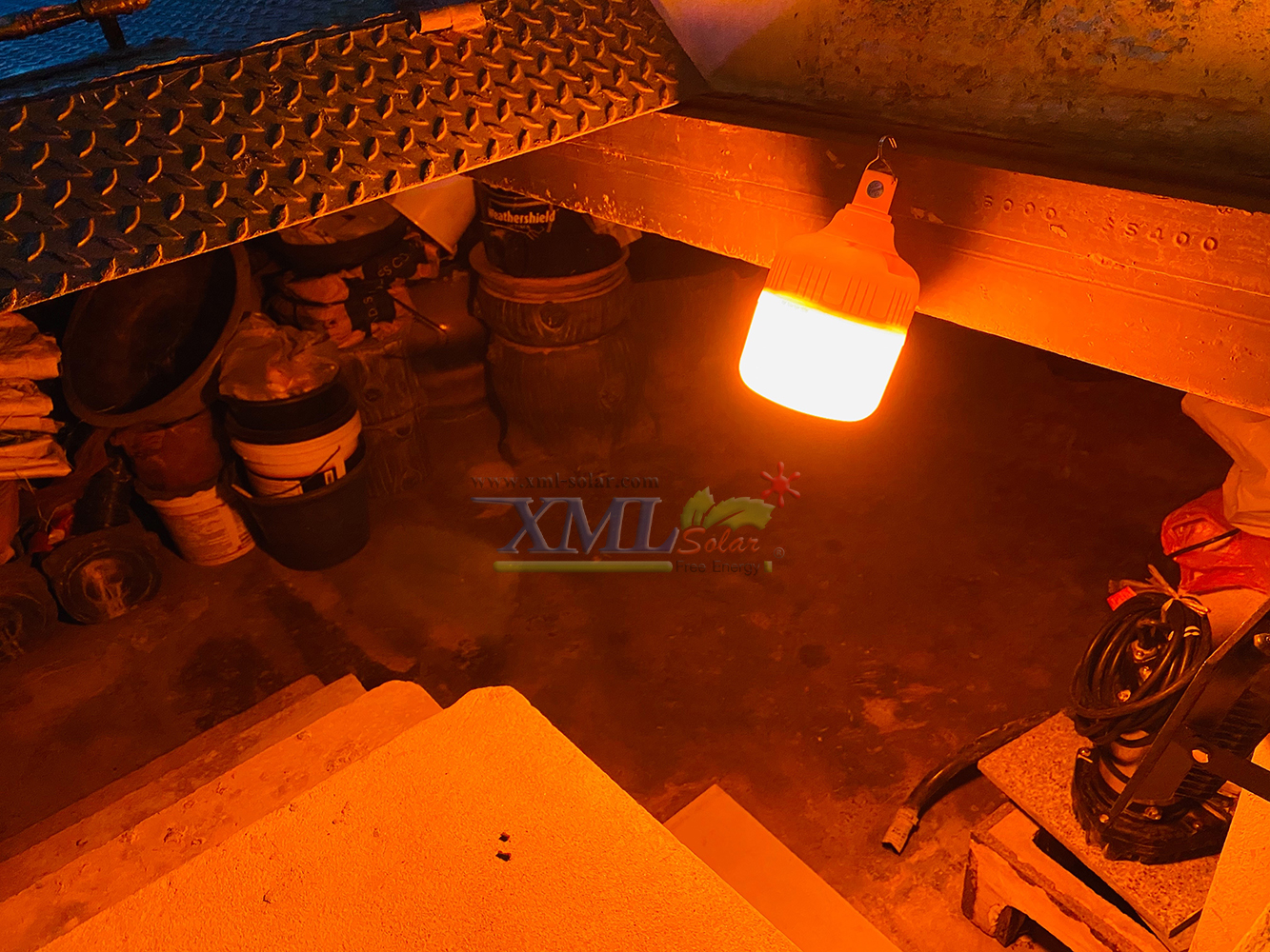 ไฟตุ้มโซล่าเซลล์ชนิดไล่ยุง รุ่น 150w (แสงสีส้ม)(แผงใหญ่)