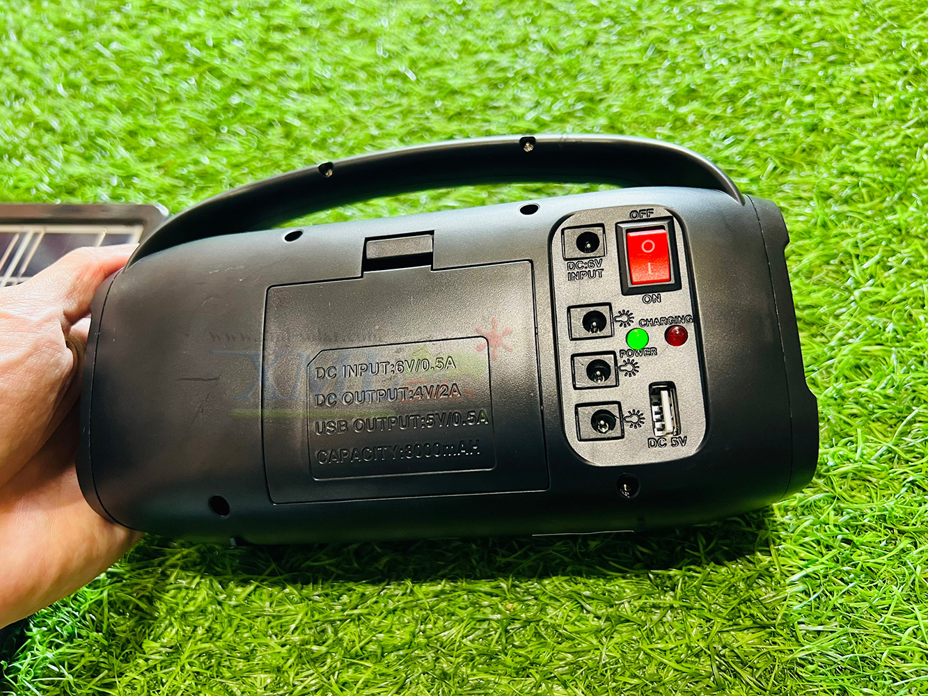 ชุดนอนนาโซล่าเซลล์ (สีดำ) (รุ่นปี 2023) พร้อมวิทยุ ขนาดพกพา 8,000 mAh