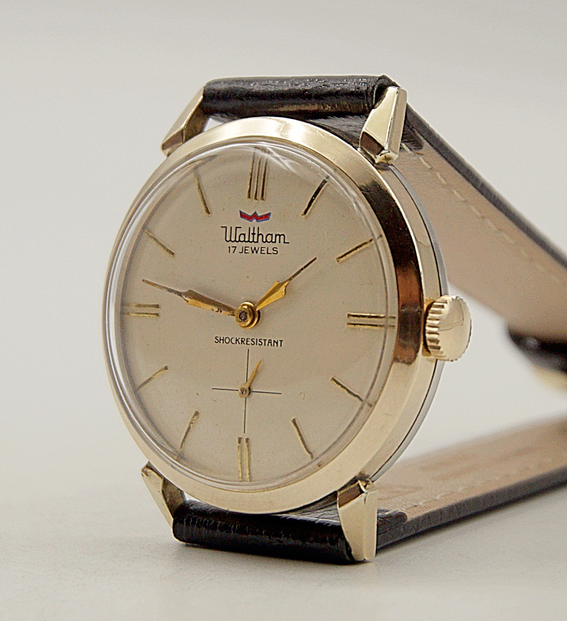 นาฬิกาเก่า WALTHAM ไขลานสองเข็มครึ่ง