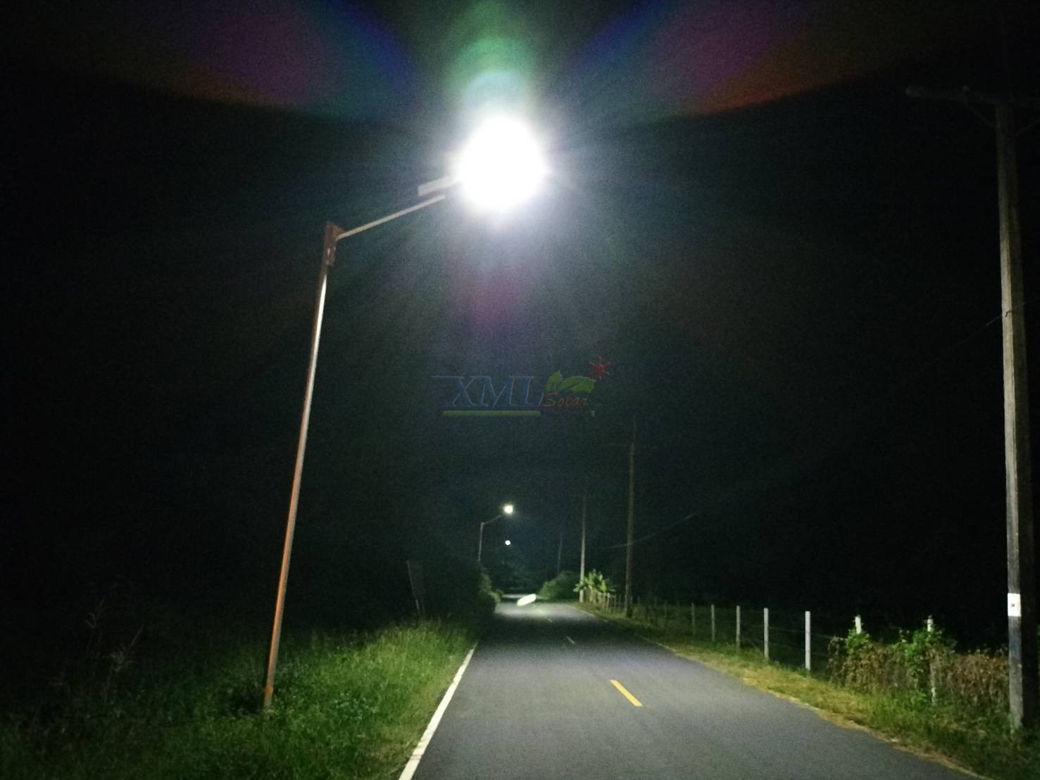 โคมไฟถนนโซล่าเซลล์ ST2-60 (แสง : ขาว)