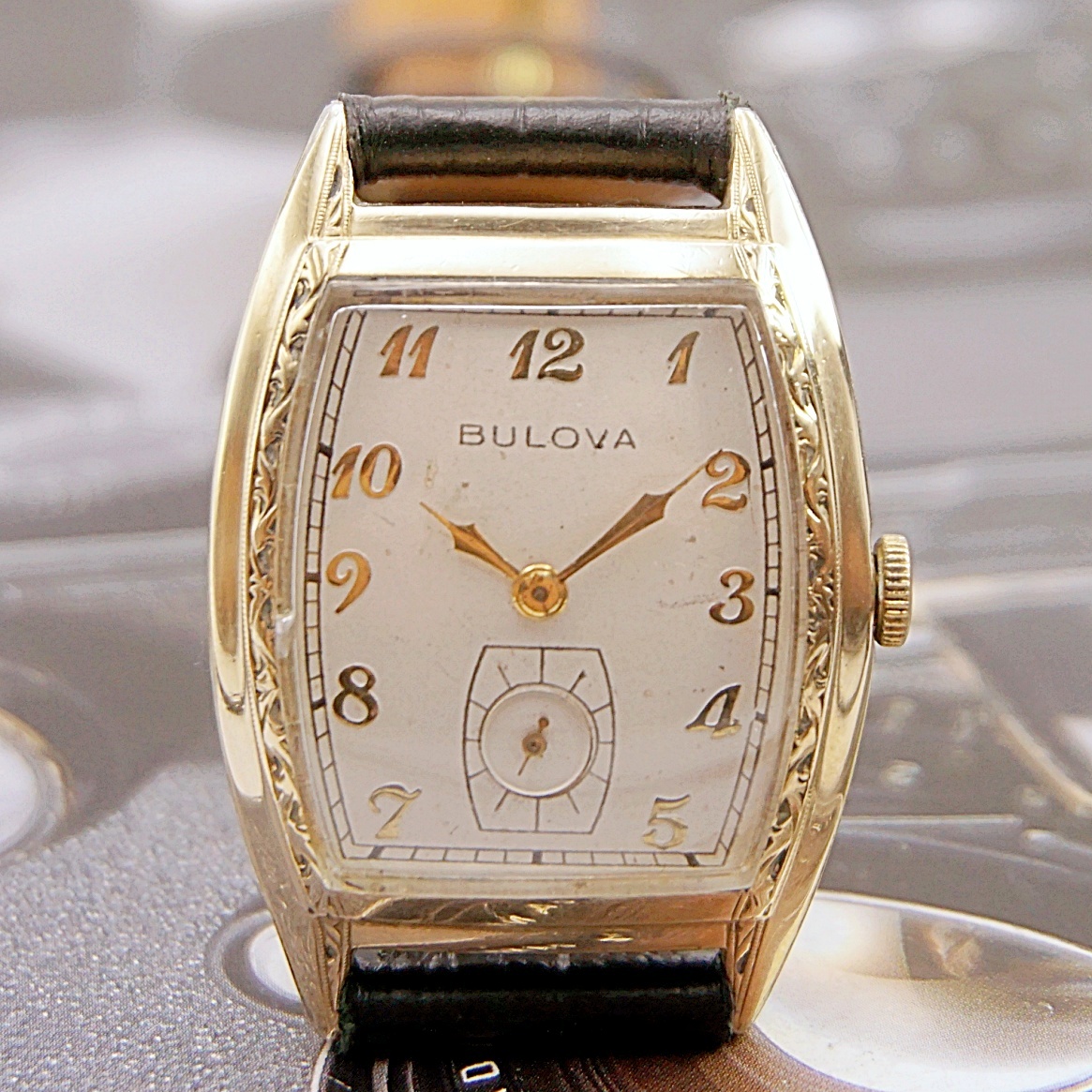 นาฬิกาเก่า BULOVA ไขลานสองเข็มครึ่ง