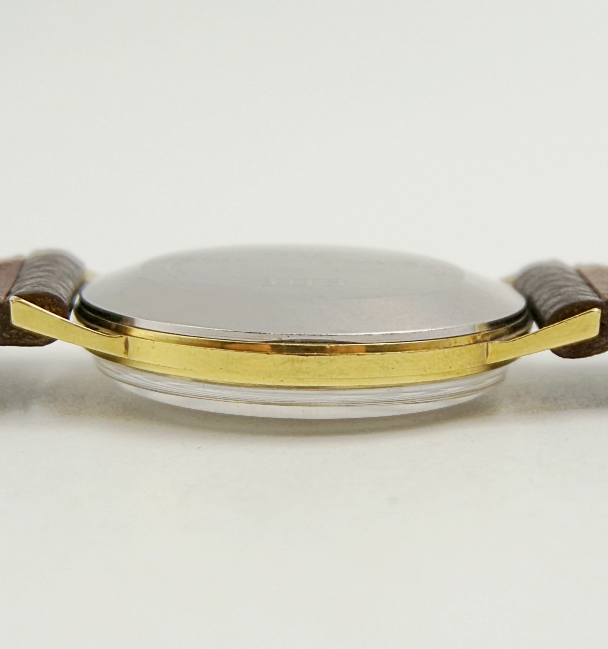 นาฬิกาเก่า GRUEN ไขลานสองเข็มครึ่ง