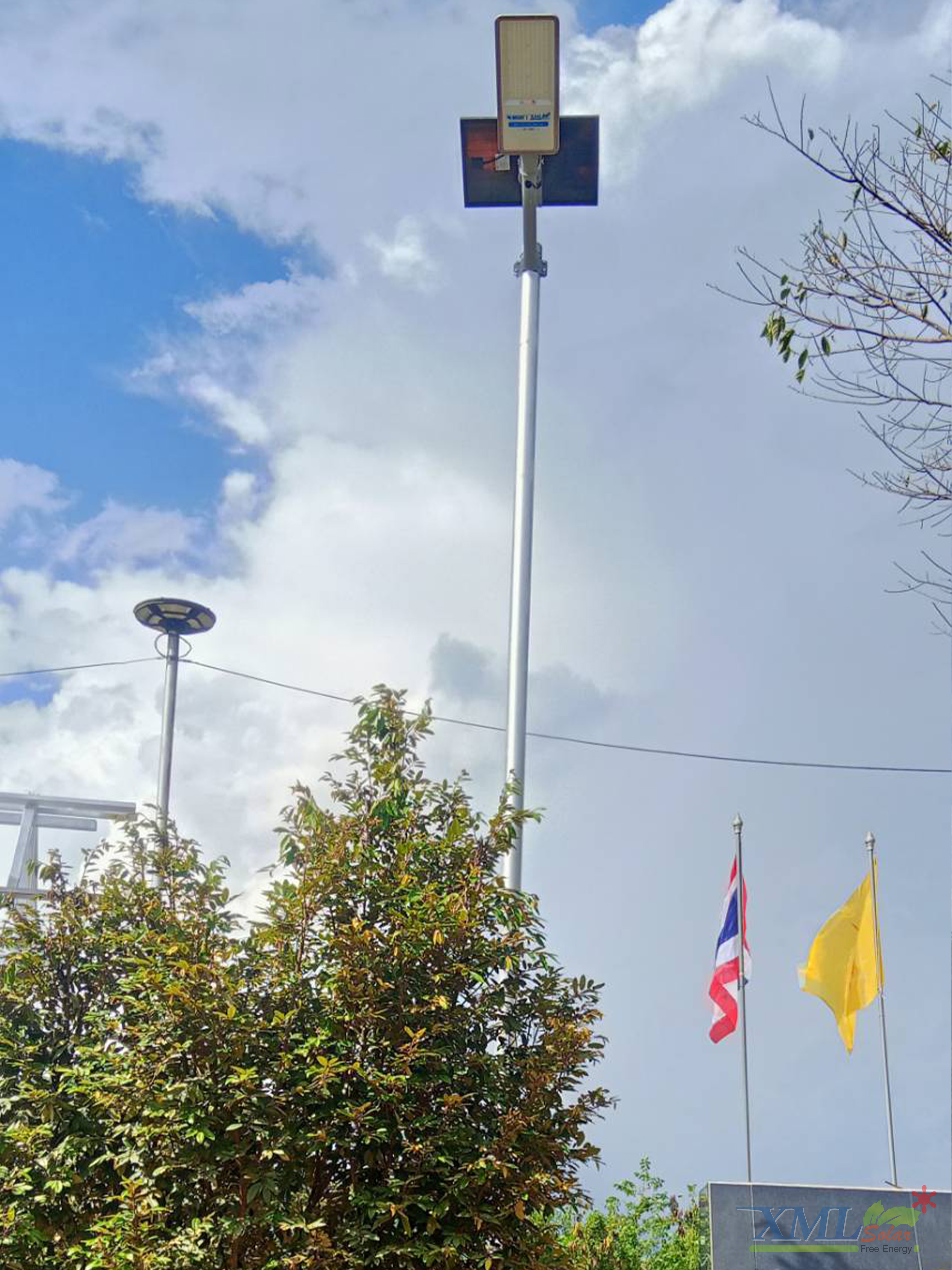 โคมไฟถนนโซล่าเซลล์ 600W รุ่น MD-SLT30-600W (แสง : ขาว)