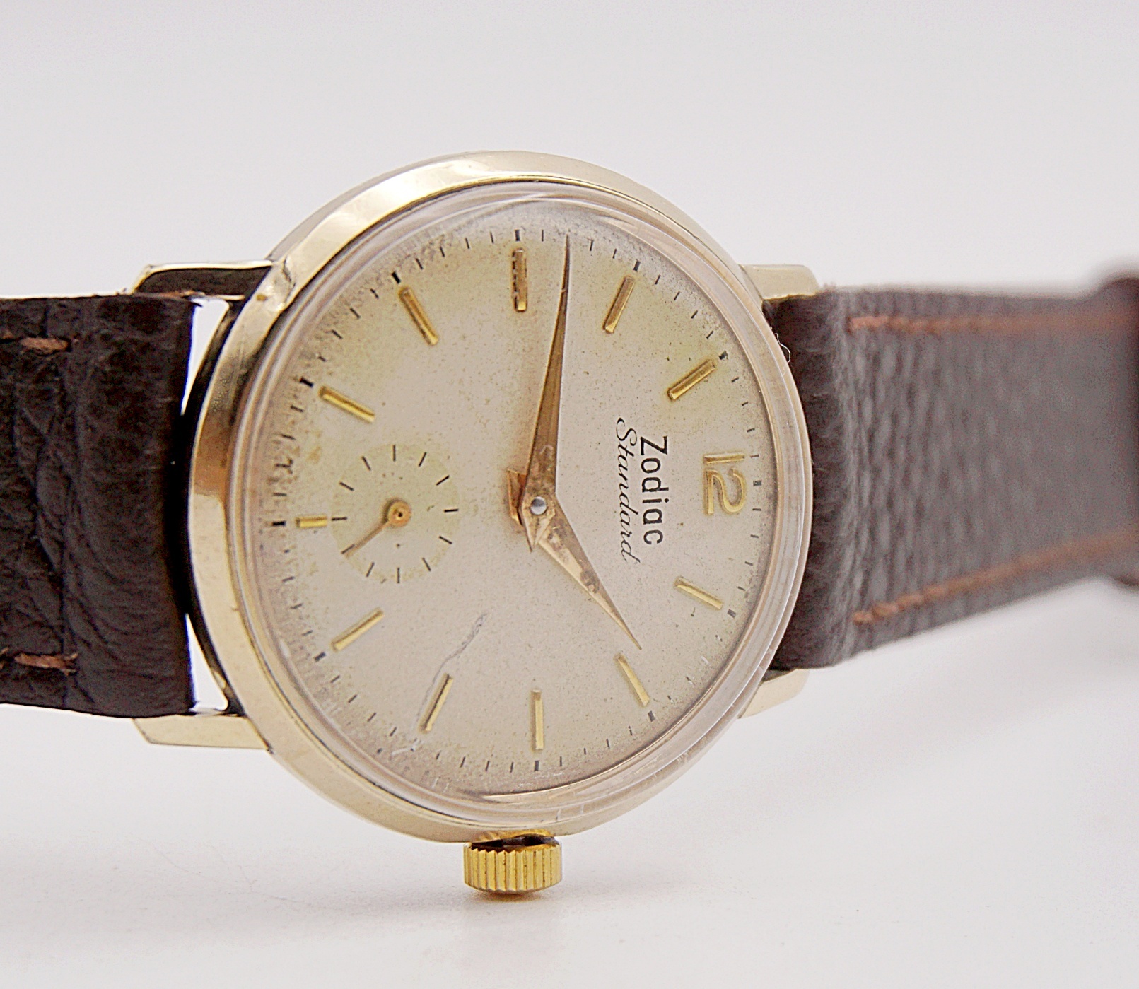 นาฬิกาเก่า ZODIAC ไขลานสองเข็มครึ่ง