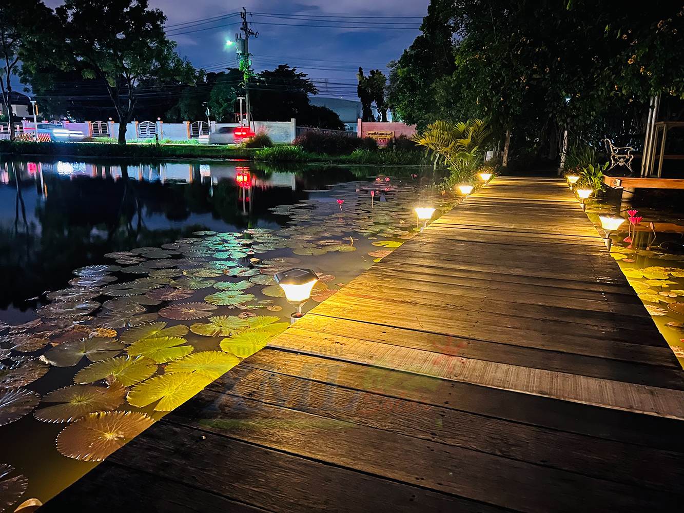 โคมไฟหัวเสา ทรงหกเหลี่ยม 8 Super SMD LED (เเสง : เหลืองวอมไวท์)